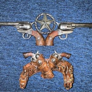 Vintage wooden decor! Great for Man cave! Beautiful and very hard to find !